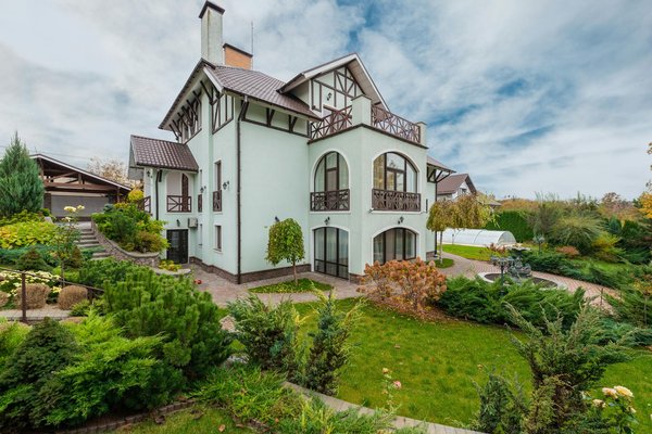 How do you preserve the historical integrity of a UK Tudor home while upgrading its energy efficiency?